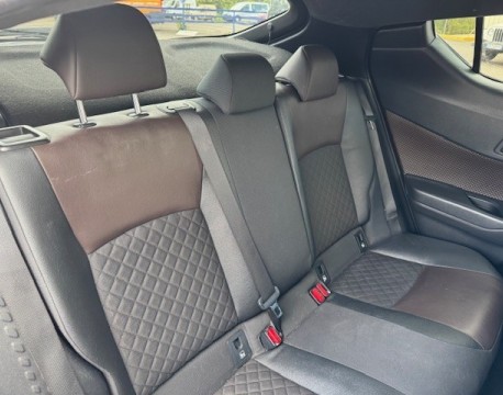 C-HR 122H DISTINCTIVE 2WD E-CVT