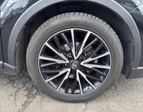 C-HR 122H DISTINCTIVE 2WD E-CVT