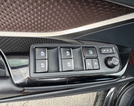 C-HR 122H DISTINCTIVE 2WD E-CVT