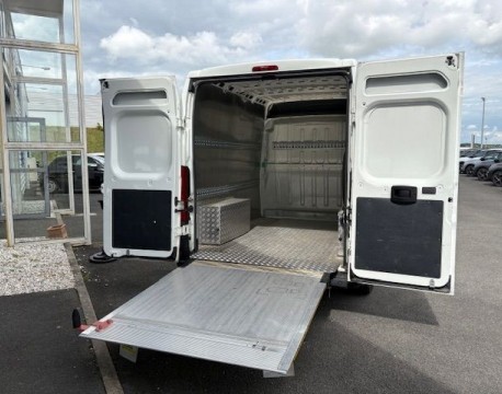 BOXER FOURGON 330 L1H2 2.0 BLUEHDI 110 PREMIUM PACK + HAYON 500KG