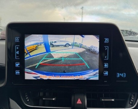 C-HR 122H GRAPHIC 2WD E-CVT RC18