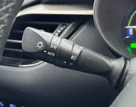 C-HR 122H GRAPHIC 2WD E-CVT RC18