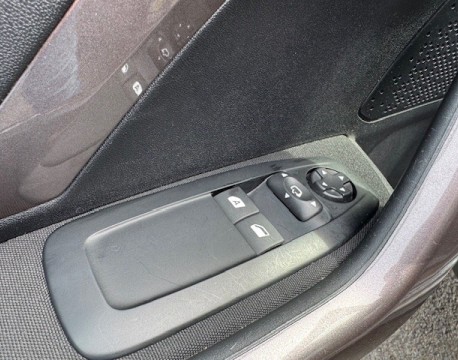 2008 1.2 PURETECH 82CH STYLE DISTRIBUTION NEUVE