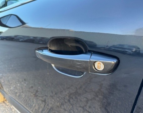 C4 BLUEHDI 130CH S&S SHINE EAT8