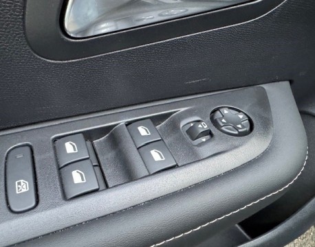 208 1.2 HYBRID 100CH ALLURE E-DCS6