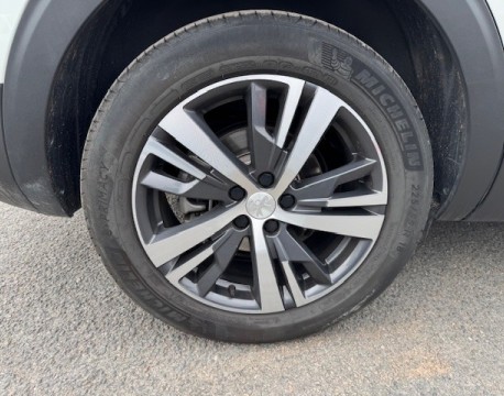 5008 HYBRID 136CH ALLURE PACK + PARK ASSIST