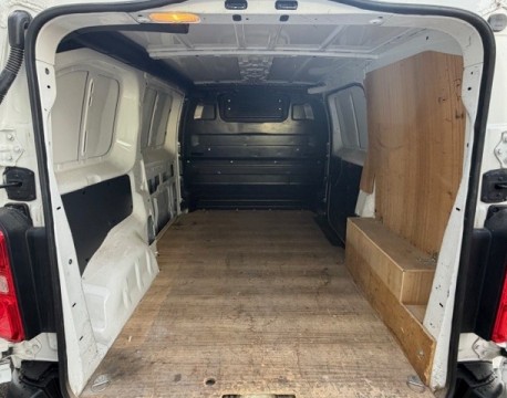 EXPERT FOURGON STANDARD 2.0 BLUEHDI 120CH PREMIUM