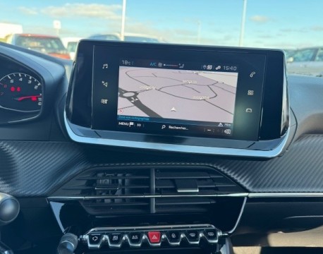 208 1.2 PURETECH 100CH ACTIVE BUSINESS EAT8