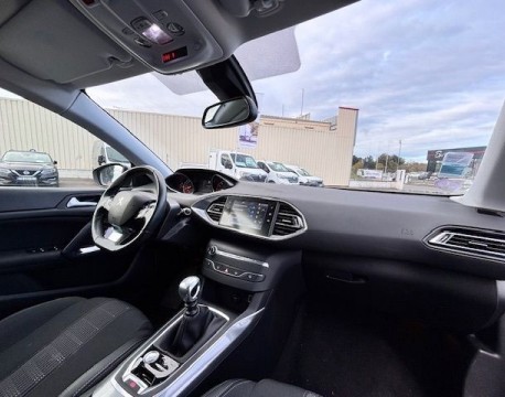 308 1.2 PURETECH 110CH ALLURE DISTRIBUTION NEUVE