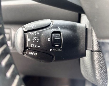 308 1.2 PURETECH 110CH ALLURE DISTRIBUTION NEUVE