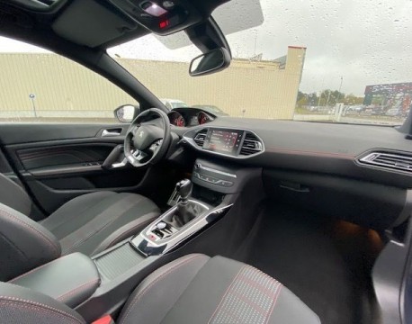 308 SW 1.2 PURETECH 130CH GT LINE TOIT PANORAMIQUE