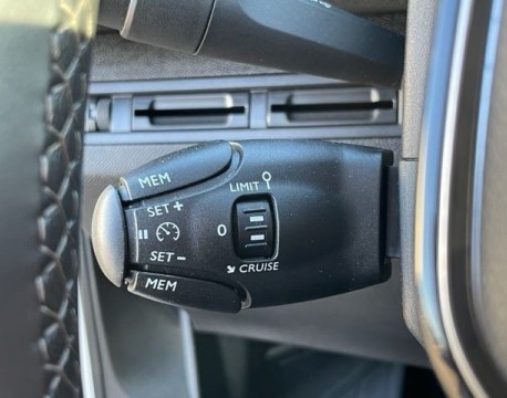 3008 1.2 PURETECH 130CH ACTIVE DISTRIBUTION NEUVE