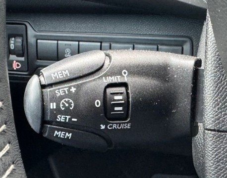 308 1.2 PURETECH 110CH ACTIVE DISTRIBUTION NEUVE