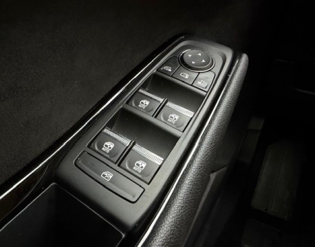 AUSTRAL 1.2 E-TECH FULL HYBRID 200CH ICONIC ESPRIT ALPINE