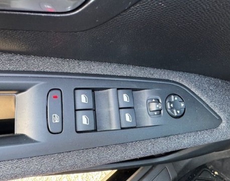 3008 1.2 PURETECH 130CH E6.C ACTIVE BUSINESS DISTRIBUTION NEUVE