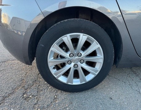 308 1.2 PURETECH 110CH STYLE GPS DISTRIBUTION + 4 PNEUS NEUFS