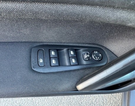 308 1.2 PURETECH 110CH STYLE GPS DISTRIBUTION + 4 PNEUS NEUFS