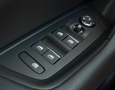 508 HYBRID 225H ALLURE BUSINESS E-EAT8