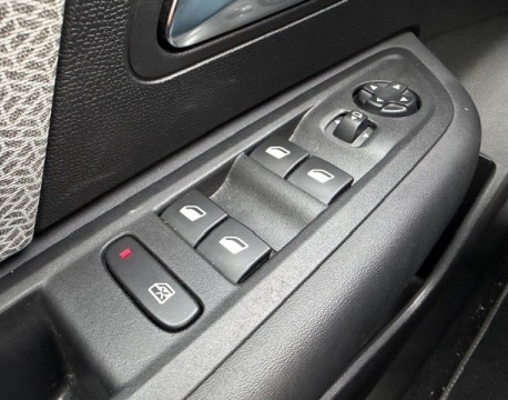 C4 PURETECH 130CH SHINE PACK EAT8 TOIT OUVRANT