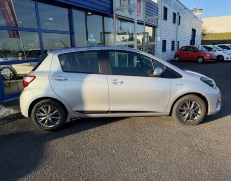 YARIS 100H DYNAMIC 5P