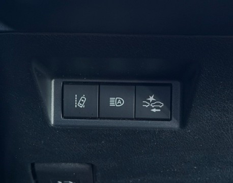 YARIS 100H DYNAMIC 5P