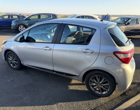 YARIS 100H DYNAMIC 5P