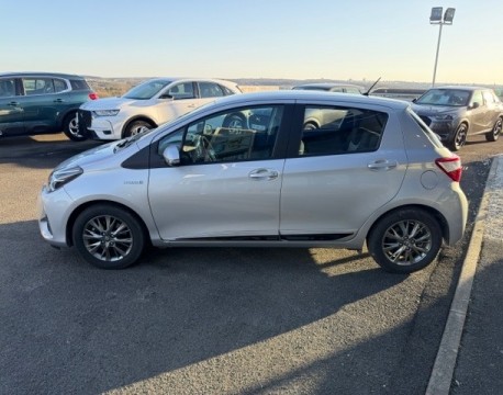 YARIS 100H DYNAMIC 5P