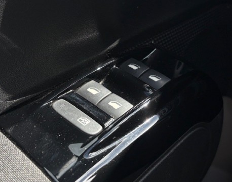 C3 1.2 PURETECH 110CH S&S SHINE PACK EAT6 + BOITIER FLEX FUEL