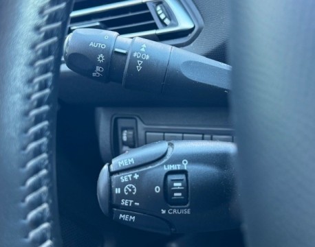 308 SW 1.2 PURETECH 130CH ACTIVE BUSINESS DISTRIBUTION NEUVE