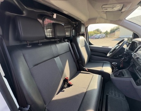 VIVARO FOURGON L2 1.5 D 120CH PACK CLIM