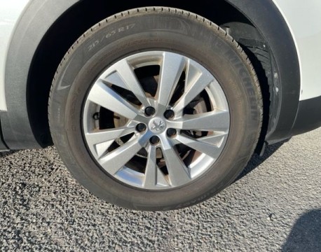 3008 1.2 PURETECH 130CH ACTIVE DISTRIBUTION NEUVE