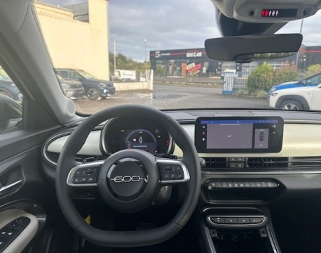 600 1.2 HYBRID 100CH LA PRIMA DCT6