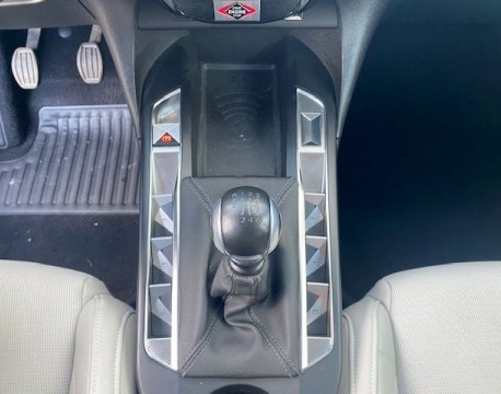 DS 3 CROSSBACK PURETECH 100CH GRAND CHIC RIVOLI DISTRIBUTION NEUVE