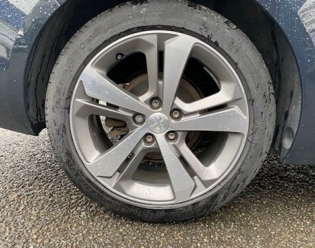 308 SW 1.2 PURETECH 130CH GT LINE TOIT PANORAMIQUE