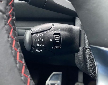 308 SW 1.2 PURETECH 130CH GT LINE TOIT PANORAMIQUE