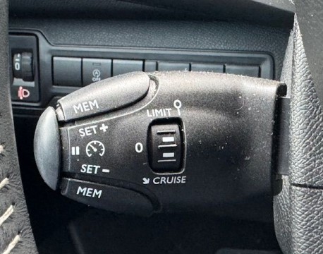 308 1.2 PURETECH 110CH ACTIVE DISTRIBUTION NEUVE