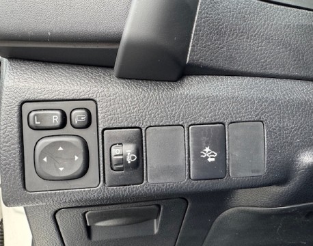 AURIS TOURING SPORTS HSD 136H TECHNOLINE 100CH