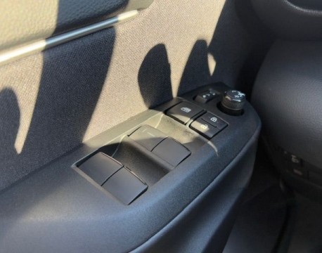 YARIS 116H DESIGN PACK 5P HYBRIDE