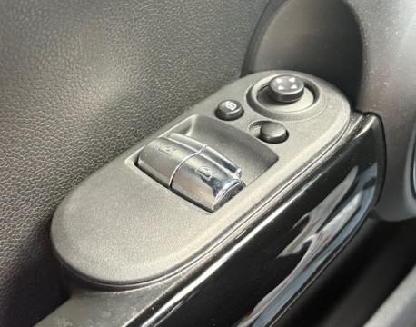 MINI III COOPER 184 SE FINITION GREENWICH BVA 32.6 KWH