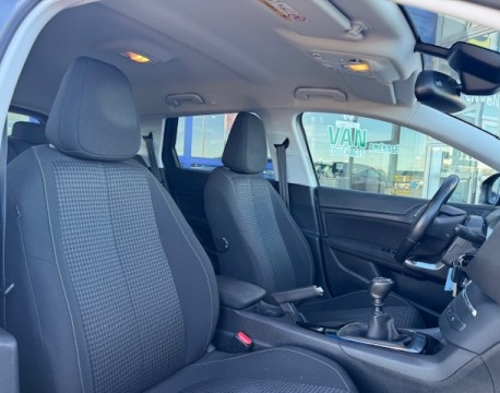 308 SW 1.2 PURETECH 130CH ACTIVE BUSINESS DISTRIBUTION NEUVE