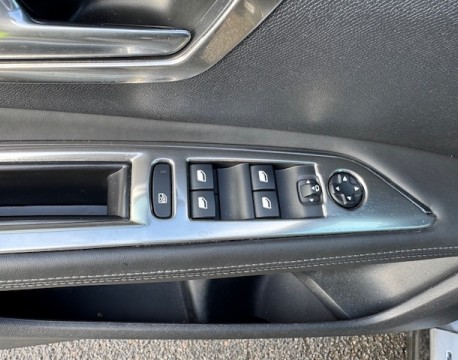 3008 1.2 PURETECH 130CH ALLURE S&S