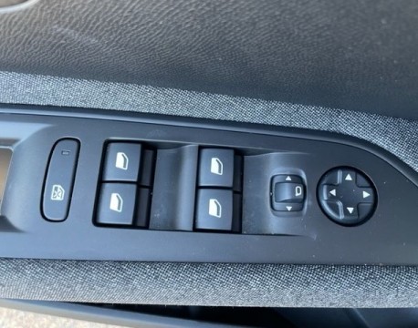 3008 1.2 PURETECH 130CH ACTIVE DISTRIBUTION NEUVE