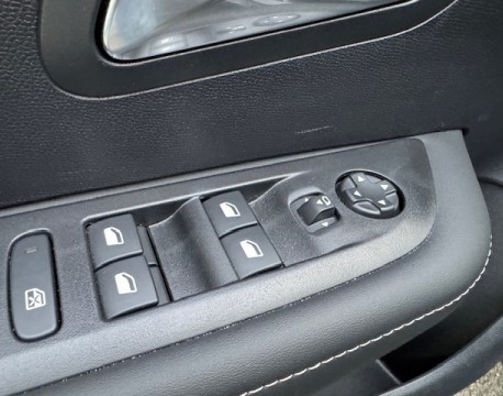 208 1.2 HYBRID 100CH ALLURE E-DCS6