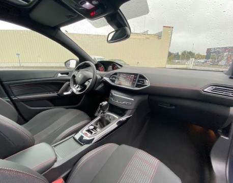 308 SW 1.2 PURETECH 130CH GT LINE TOIT PANORAMIQUE