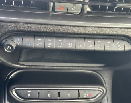 600 1.2 HYBRID 100CH LA PRIMA DCT6