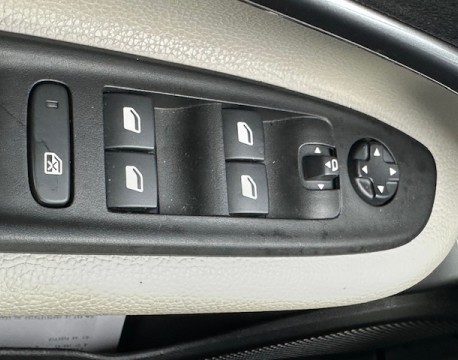 600 1.2 HYBRID 100CH LA PRIMA DCT6