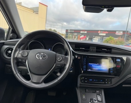 AURIS TOURING SPORTS HSD 136H TECHNOLINE 100CH