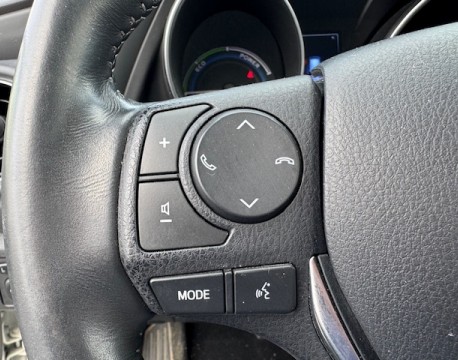 AURIS TOURING SPORTS HSD 136H TECHNOLINE 100CH