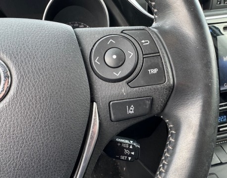 AURIS TOURING SPORTS HSD 136H TECHNOLINE 100CH