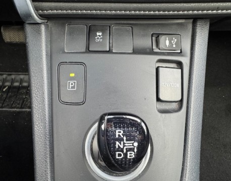 AURIS TOURING SPORTS HSD 136H TECHNOLINE 100CH